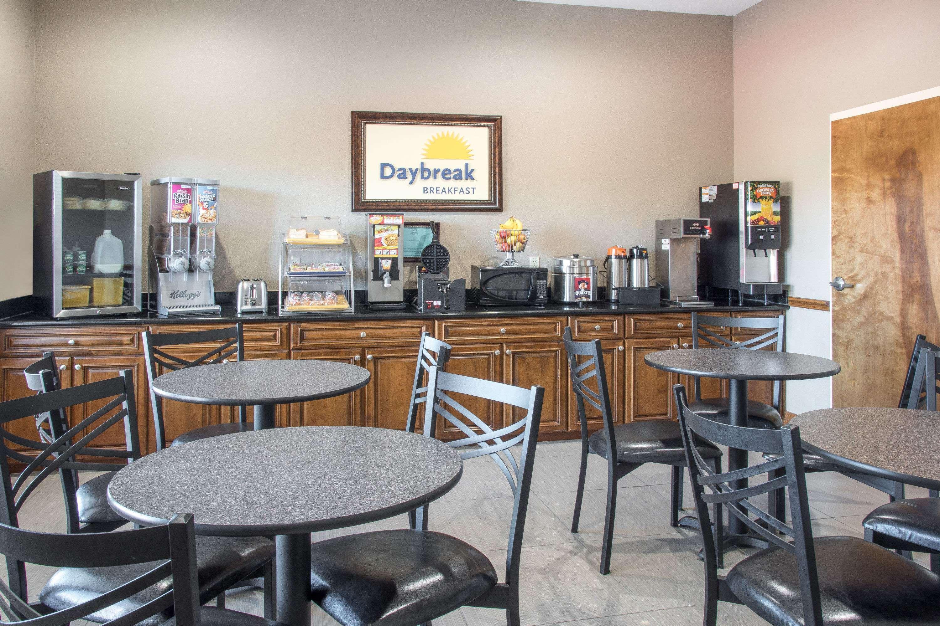 Days Inn By Wyndham Baytown East Exteriér fotografie